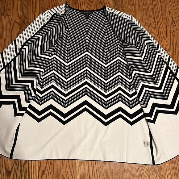 St.John Jacket - Picture 4 of 6